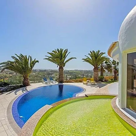 Villa Sleeps 7 Air Con Wifi *
