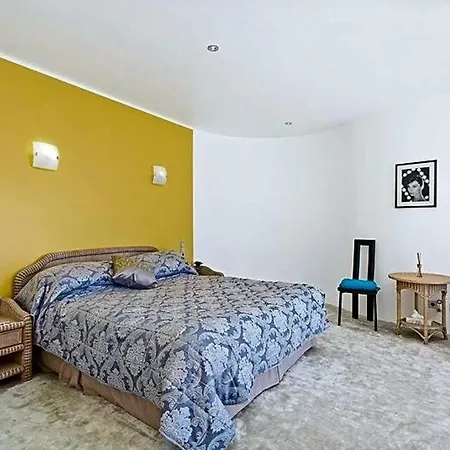 Sleeps 7 Air Con Wifi Villa *