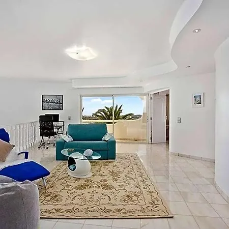 Sleeps 7 Air Con Wifi Villa *