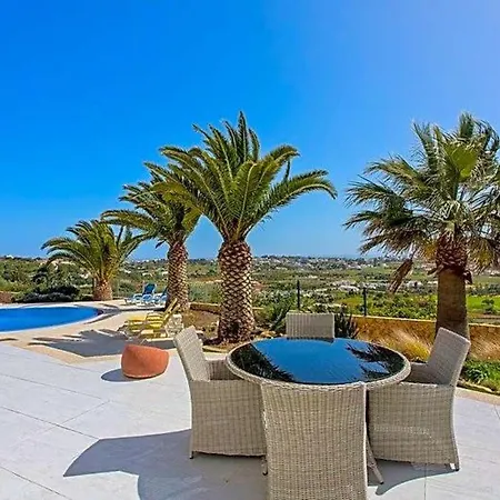 Sleeps 7 Air Con Wifi וילה Terras Novas