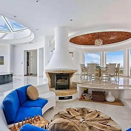 Sleeps 7 Air Con Wifi *